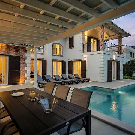 Brickoliva Villa *